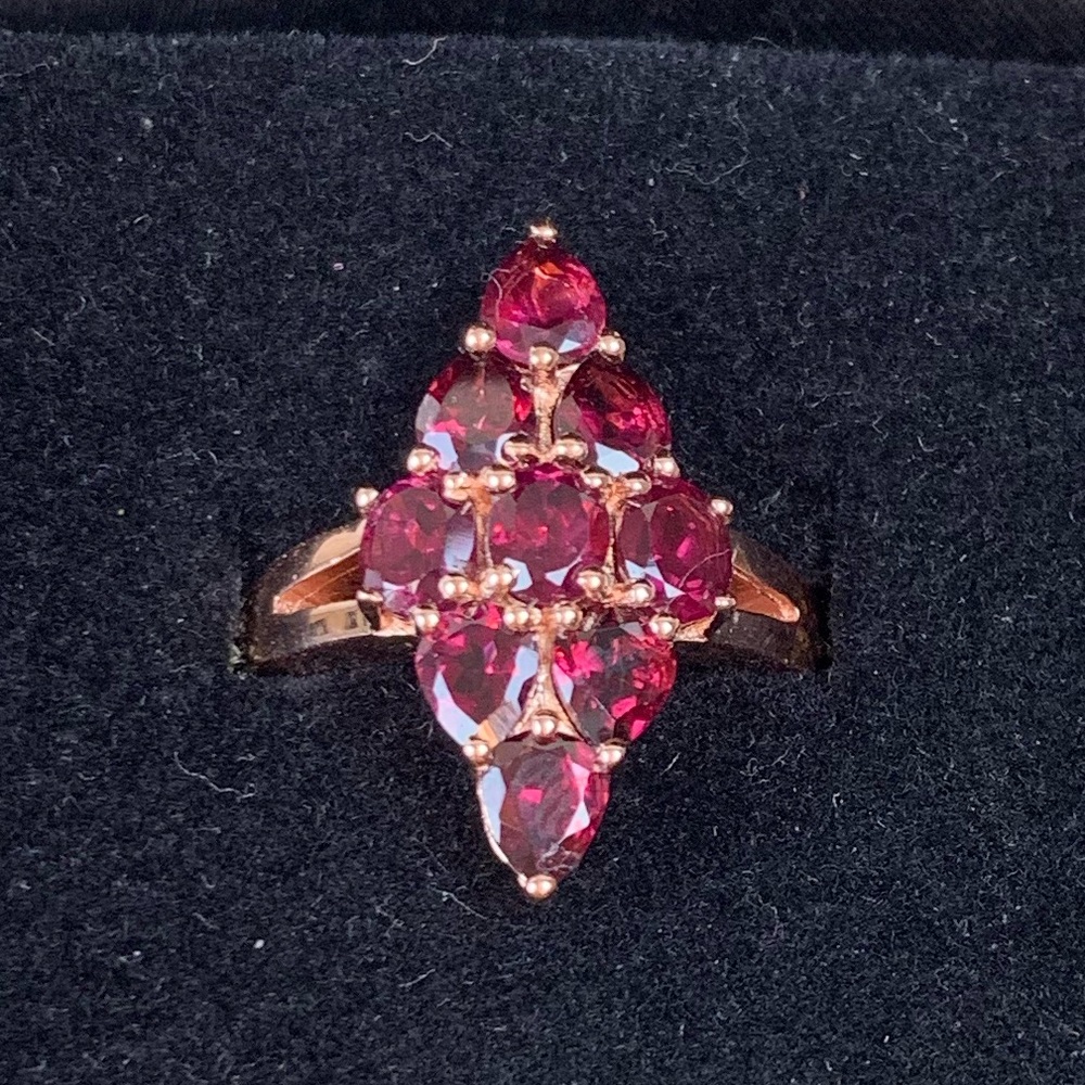 🌺HOST PICK!!! Rhodolite Garnet Ring🌺 - Picture 3 of 8